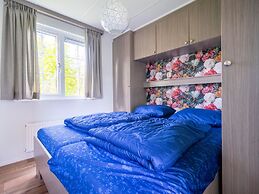 Lovely Mobile Home Near Park De Veluwe