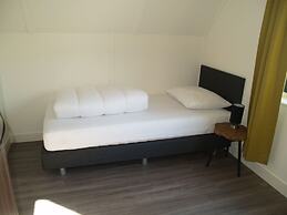 Spacious Holiday Home on the Markermeer
