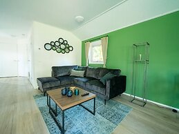 Modern Chalet With Dishwasher