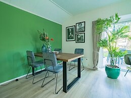 Modern Chalet With Dishwasher