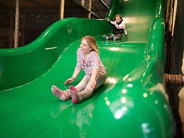 Modern Chalet With Dishwasher