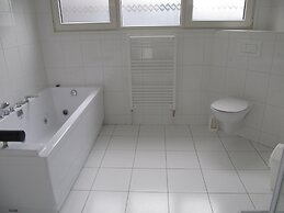 Tidy Furnished Chalet With a Dishwasher
