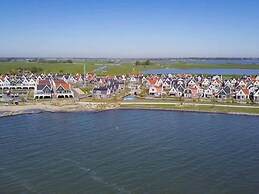 Holiday Home on the Markermeer Near Amsterdam