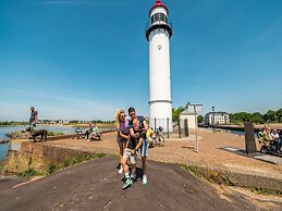 Modern Chalet at 4.5 km. From Rockanje