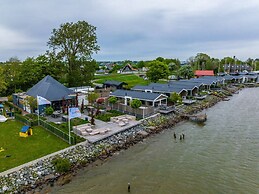 Modern Chalet on the Water of the Markermeer