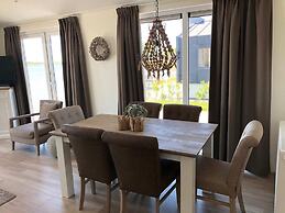 Modern Chalet on the Water of the Markermeer
