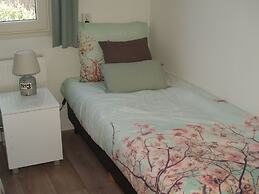 Modern Chalet Only 12 km. From Elburg