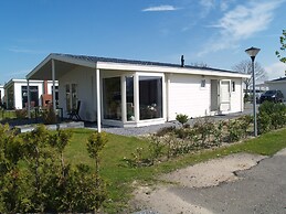 Detached Chalet 30km From Maastricht
