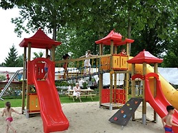 Detached Chalet 30km From Maastricht