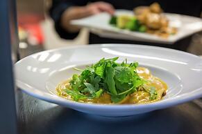 Family Getaway w/ Garden