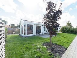 Chalet w/ Garden in Zaan Style