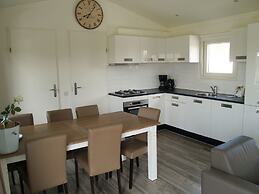 Well-kept Chalet Near the Biesbosch