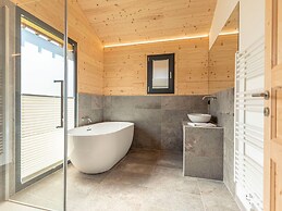 Luxury Chalet in Ennsling near Schladming with Private Spa