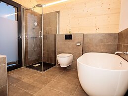 Luxury Chalet in Ennsling near Schladming with Private Spa
