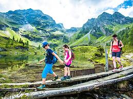 Luxury Chalet in Ennsling near Schladming with Private Spa