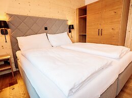 Luxury Chalet in Ennsling near Schladming with Private Spa