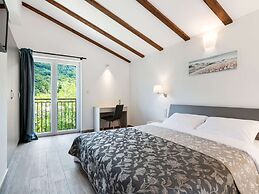 Quaint Holiday Home near Buzet with Terrace