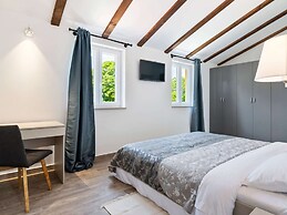 Quaint Holiday Home near Buzet with Terrace