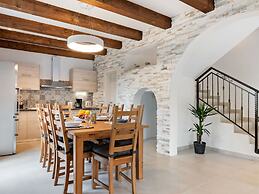 Quaint Holiday Home near Buzet with Terrace