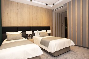 Family Hotel Business Club