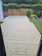 1 Bedroom Annex - 2 Mins From Train Station