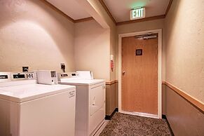 2800 Slopeside 2 Bedroom Condo by RedAwning