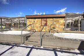2800 Slopeside 2 Bedroom Condo by RedAwning