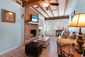 Island Gem B 2 Bedroom Villa by RedAwning