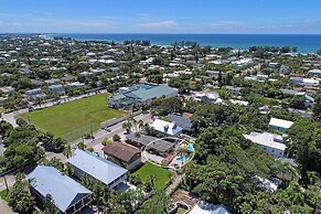 Island Gem B 2 Bedroom Villa by RedAwning