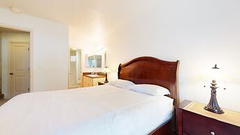 Sierra Park Villas 11 Spacious and Bright, Walk to Shops, Restaurants,