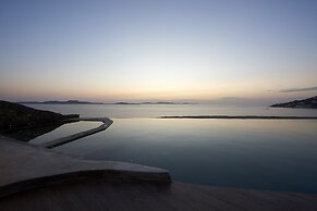 Amazon Mykonos Resort & Spa