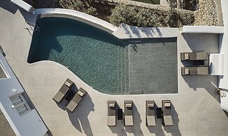 Amazon Mykonos Resort & Spa