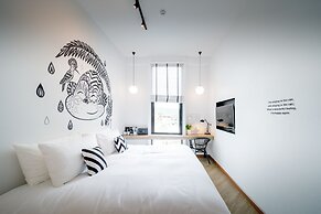 Blu Monkey Hub & Hotel Ranong