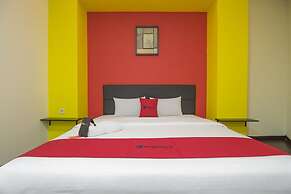 RedDoorz near ITC Mangga Dua