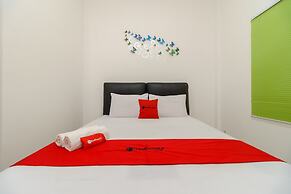 RedDoorz near Kejaksan Station Cirebon 2