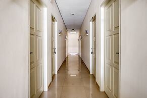 RedDoorz near Ciputra World 3