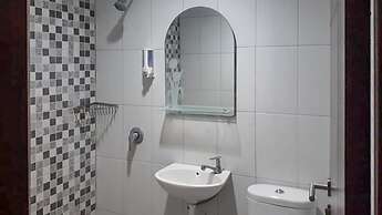 RedDoorz Hostel @ Manado Green Hostel