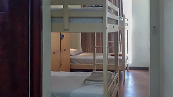 RedDoorz Hostel @ Manado Green Hostel