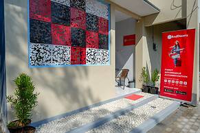 RedDoorz near Padang Golf Adisucipto