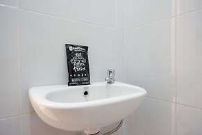 RedDoorz near Padang Golf Adisucipto