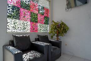 RedDoorz near Padang Golf Adisucipto