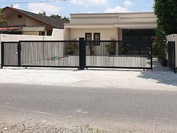 RedDoorz @ Medan Johor 2