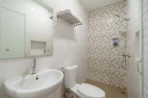 RedDoorz Plus @ Cemara Asri Medan