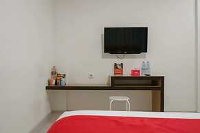 RedDoorz Plus @ Cemara Asri Medan