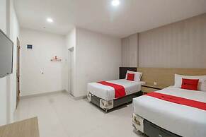 RedDoorz Plus @ Cemara Asri Medan