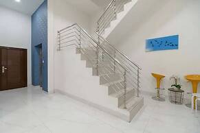 RedDoorz Plus @ Cemara Asri Medan