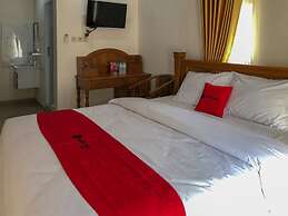 RedDoorz near XT Square 3