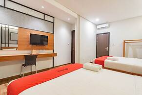 RedDoorz Plus @ Doorman Guest House