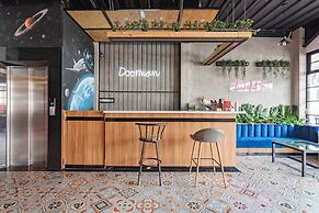 RedDoorz Plus @ Doorman Guest House