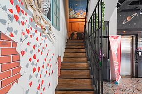 RedDoorz Plus @ Doorman Guest House